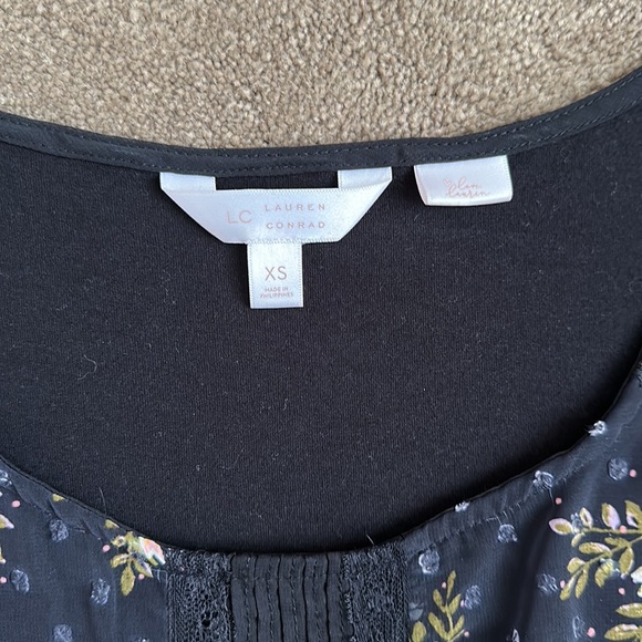 Lauren Conrad capped sheer sleeved scoop neck pullover blouse - Picture 7 of 9